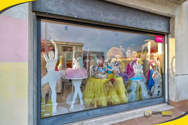 Tarquinia- Attività Commerciale Shabbylandia  24
