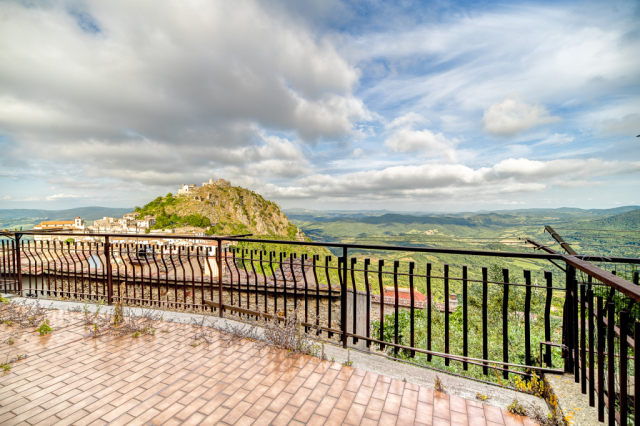 Appartamento con terrazzo vista Rocca 31