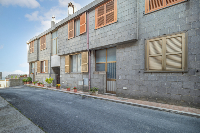 Appartamento con terrazzo vista Rocca 37