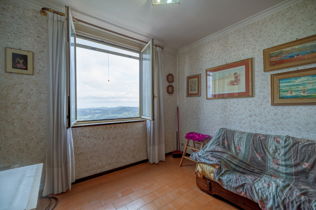Appartamento con terrazzo vista Rocca 4