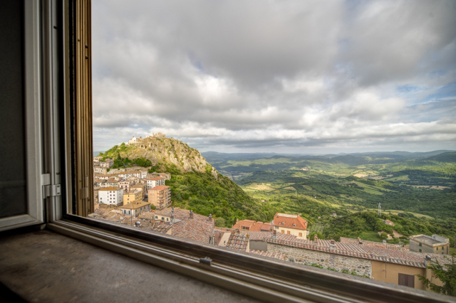 Appartamento con terrazzo vista Rocca 6