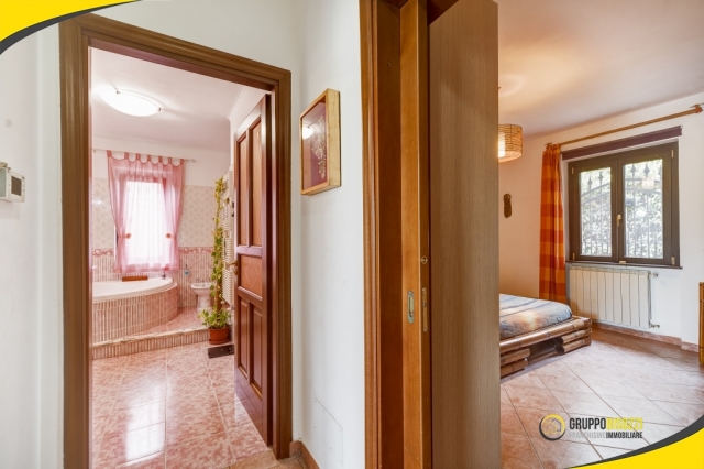 Villa Indipendente con giardino e dependance 12