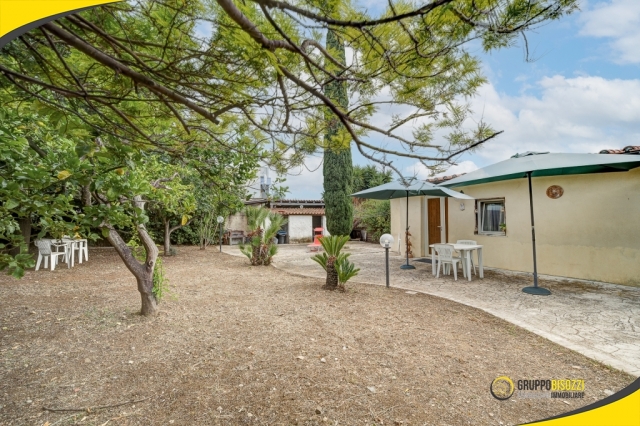 Villa Indipendente con giardino e dependance 29