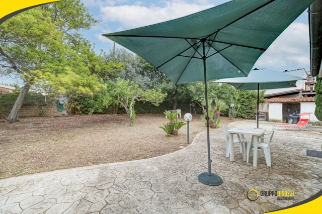 Villa Indipendente con giardino e dependance 30