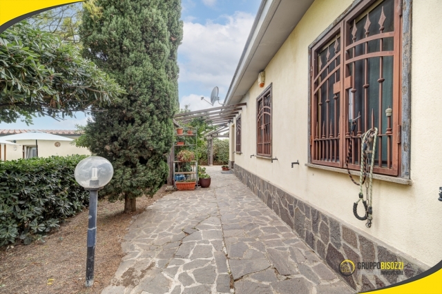 Villa Indipendente con giardino e dependance 33