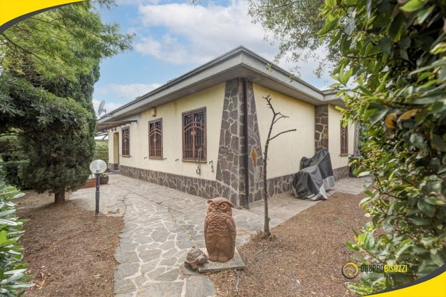 Villa Indipendente con giardino e dependance 34