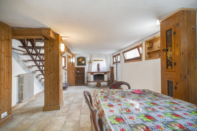 Villa indipendente da ristrutturare 15