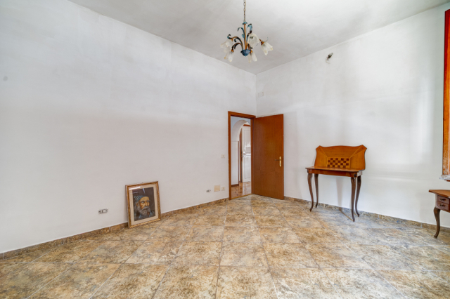 Villa indipendente da ristrutturare 19
