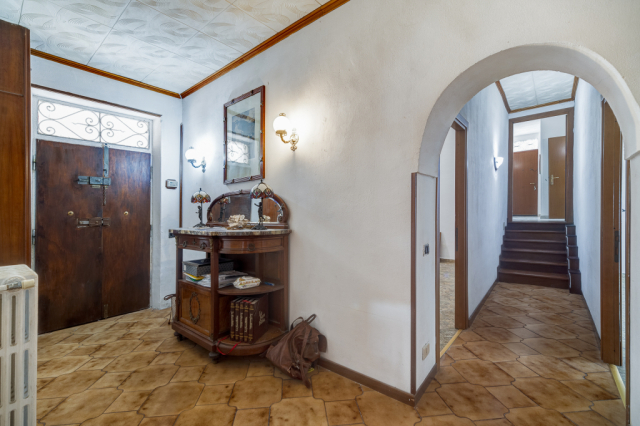 Villa indipendente da ristrutturare 20