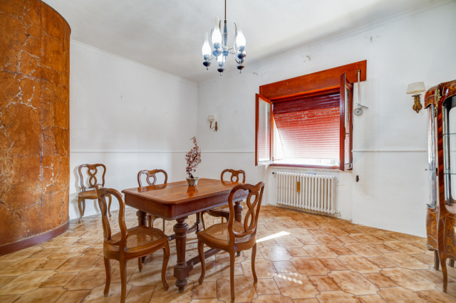 Villa indipendente da ristrutturare 26