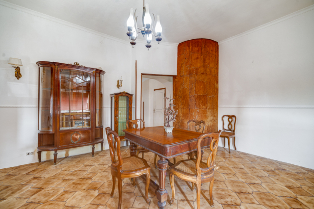 Villa indipendente da ristrutturare 28