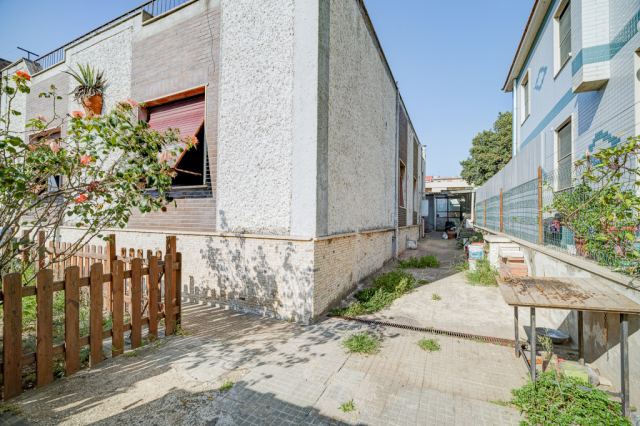 Villa indipendente da ristrutturare 30