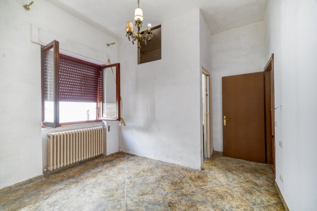 Villa indipendente da ristrutturare 39