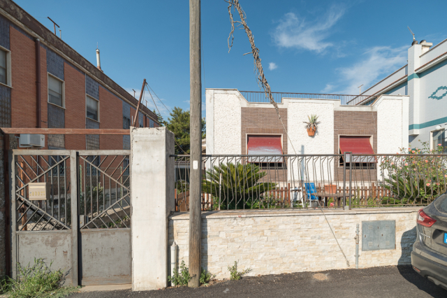 Villa indipendente da ristrutturare 40