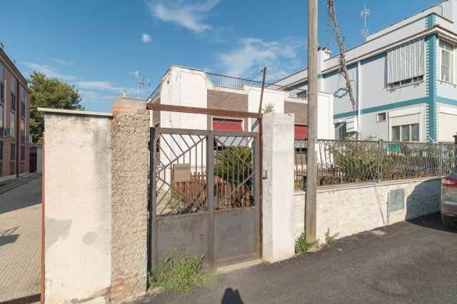 Villa indipendente da ristrutturare 41