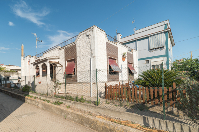 Villa indipendente da ristrutturare 42