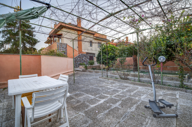 Villa a schiera a San Gordiano con garage 40