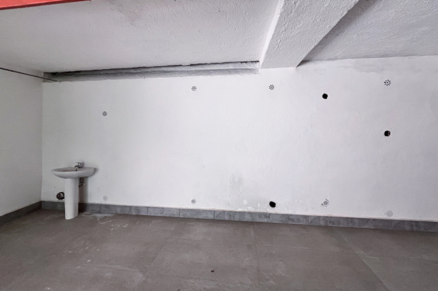 Garage doppio accesso semicentrale 10