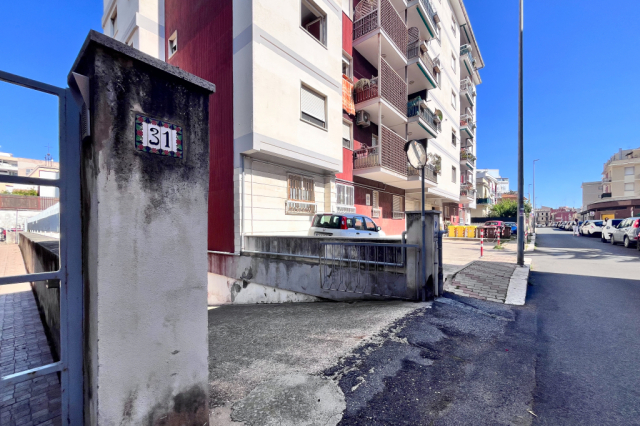 Garage doppio accesso semicentrale 3