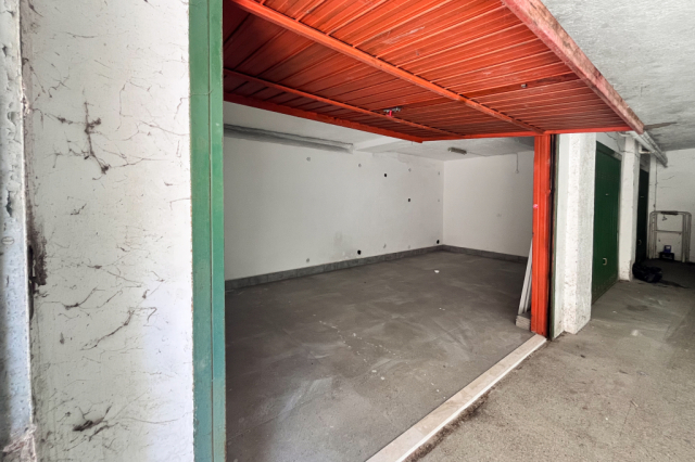 Garage doppio accesso semicentrale 6