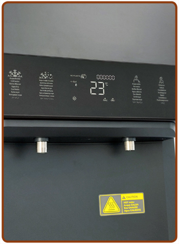 Refrigeratore colonnina osmosi inversa 3 vie acqua fredda, calda e fredda frizzante 6-13,5 lt./h.